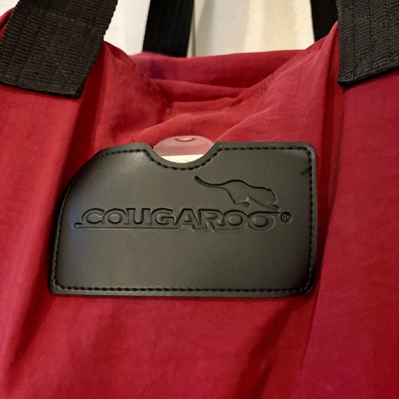 Vintage Cougaroo Multiple Compartment Duffle Sports Bag with Adjustable Strap - Picture 3 of 10